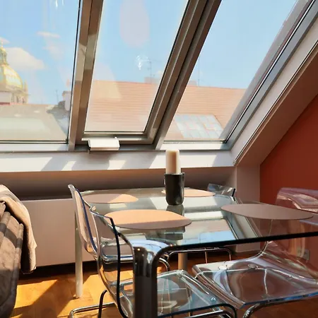 Apartman Modern Penthouse In The Center With Heated Floors & Private Terrace Views Prága