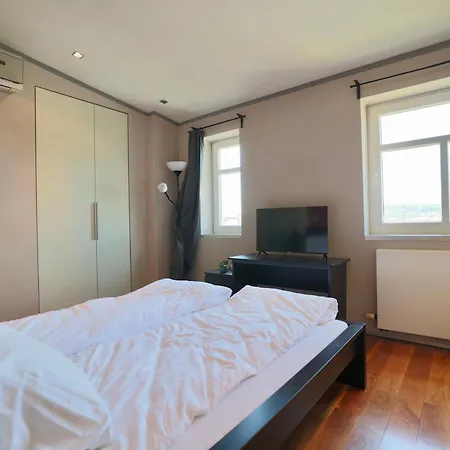 Apartman Modern Penthouse In The Center With Heated Floors & Private Terrace Views *