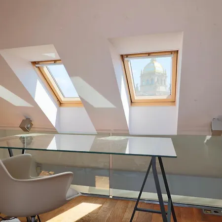 Modern Penthouse In The Center With Heated Floors & Private Terrace Views Apartman Prága