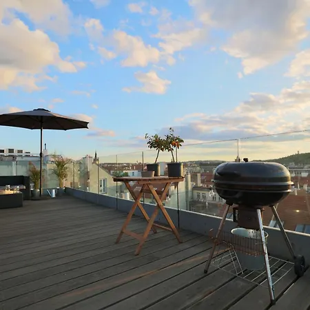 Modern Penthouse In The Center With Heated Floors & Private Terrace Views Apartman *