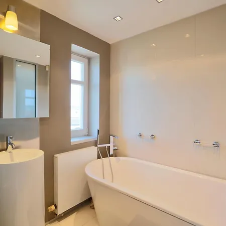 Apartman Modern Penthouse In The Center With Heated Floors & Private Terrace Views *