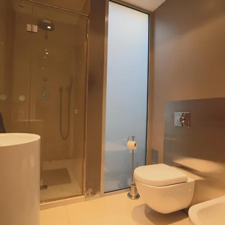 Modern Penthouse In The Center With Heated Floors & Private Terrace Views Apartman
